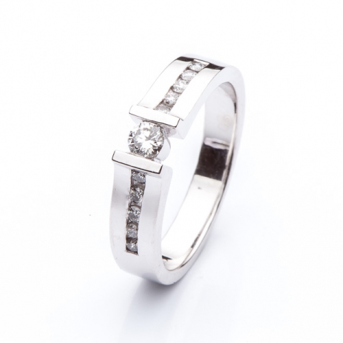 Prsten s diamanty
