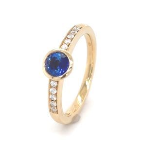 prsten se safírem a diamanty