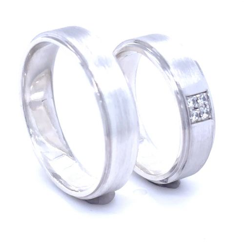 Snubní prsteny s diamanty